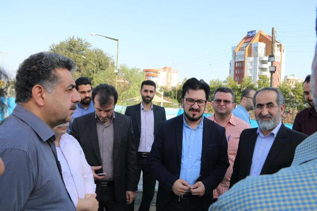 بازديد فرماندار و شهردار لاهيجان از روند اجراي پروژه احداث يادمان شهداي گمنام در حاشيه استخر